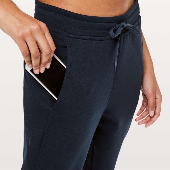 Lululemon City Sleek Sweatpant True Navy Womens Size 6 Drawstring‎ Lounge - Picture 2 of 14